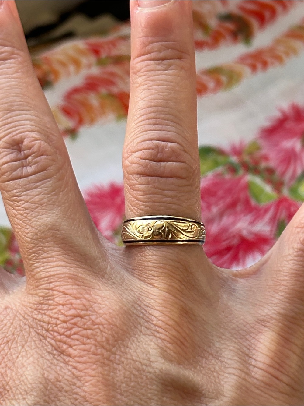 Maui divers Hawaiian heirloom Engraved Floral Gold Band Ring